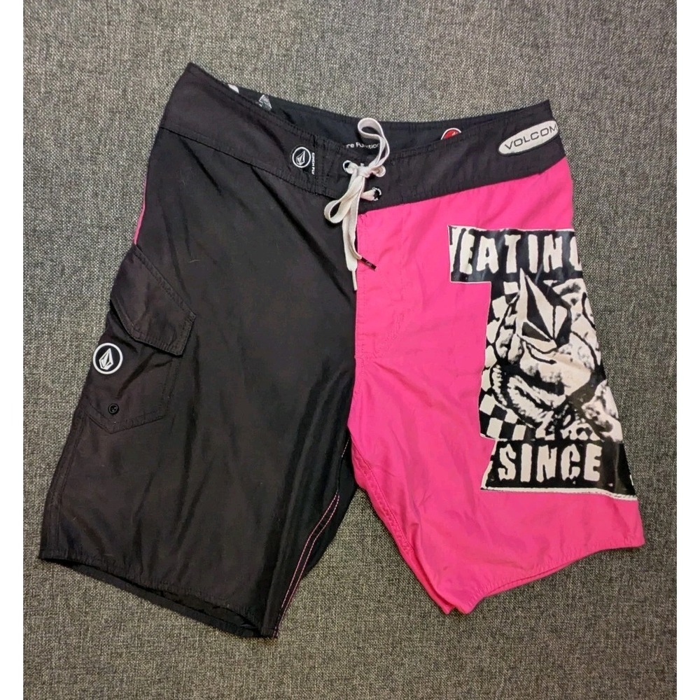 VOLCOM Pure Function Graphic Y2K Print Swim Board Shorts Sz 30 Cinch Fly Surf